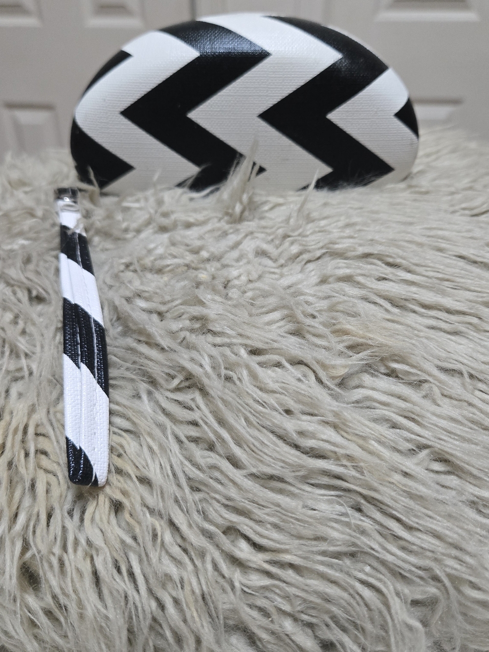 Black & White Chevron Sunglasses Case with Matching Strap